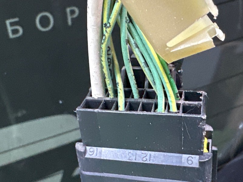 Крышка багажника Peugeot 207