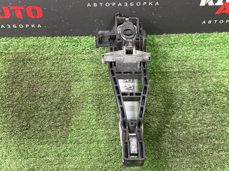 Ручка двери наружная Ford Focus 2