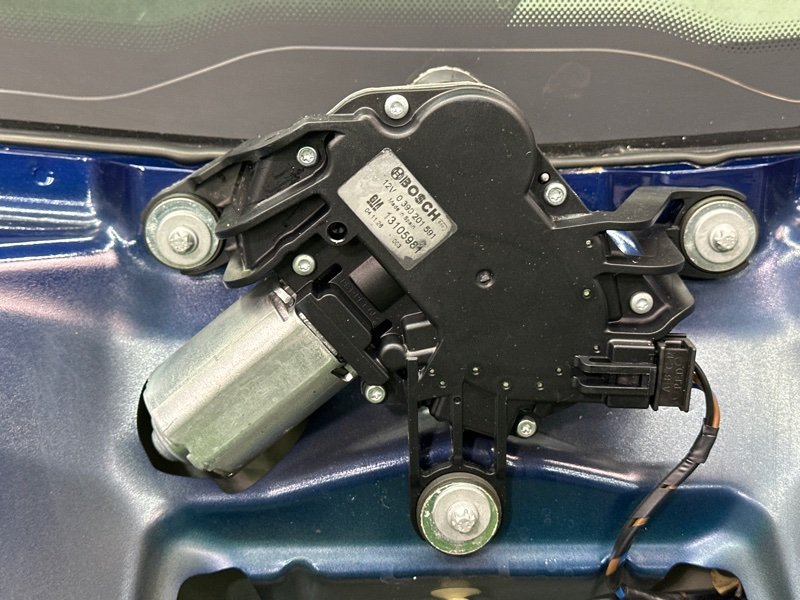 Крышка багажника Opel Astra H