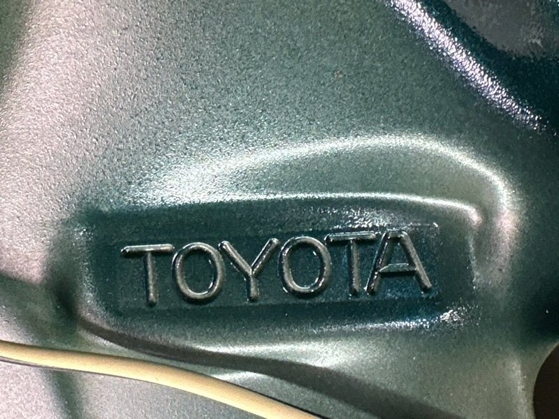 Крышка багажника Toyota Avensis