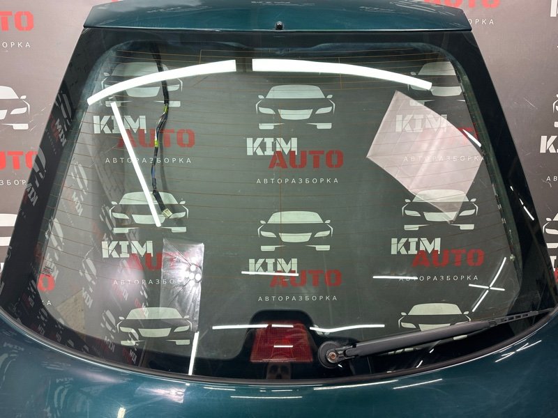 Крышка багажника Toyota Avensis