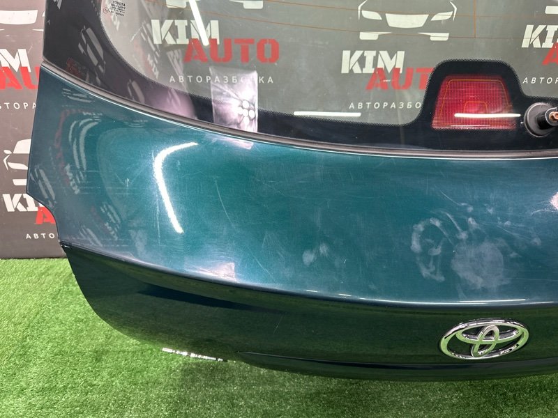Крышка багажника Toyota Avensis