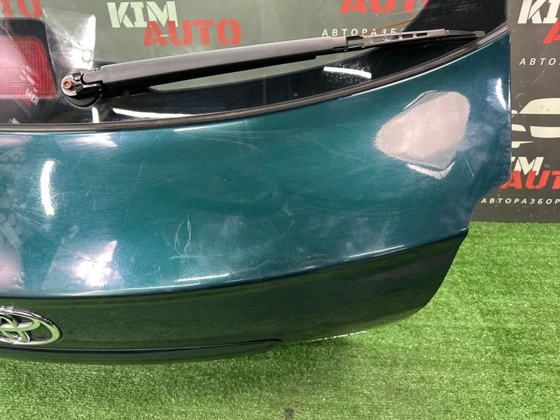 Крышка багажника Toyota Avensis