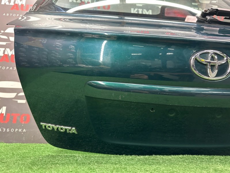 Крышка багажника Toyota Avensis