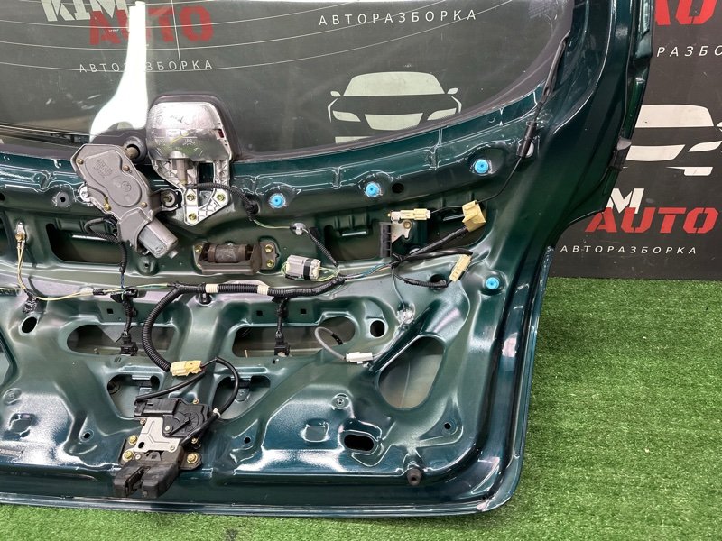 Крышка багажника Toyota Avensis