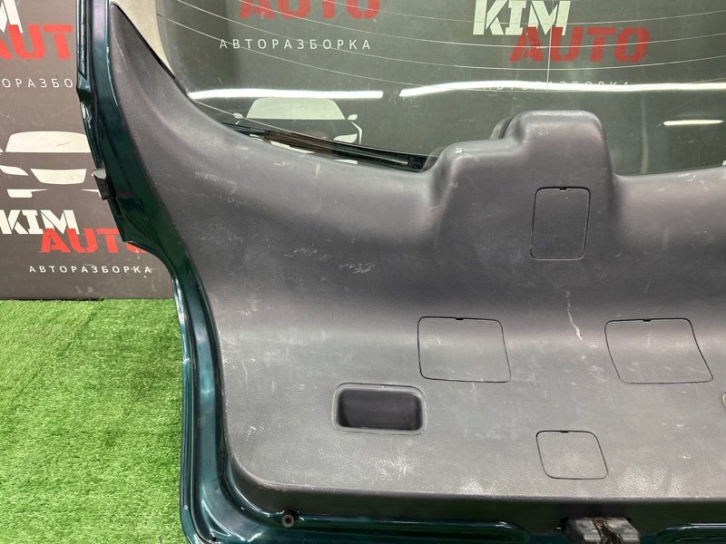Крышка багажника Toyota Avensis