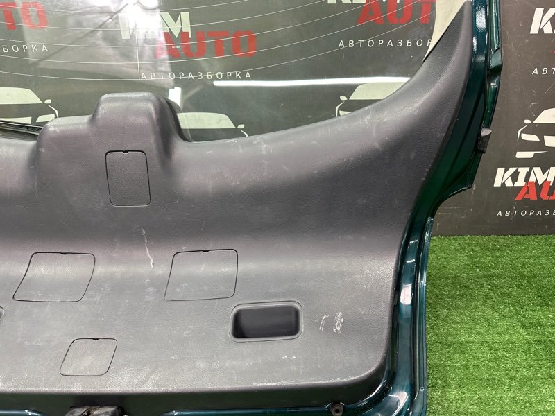 Крышка багажника Toyota Avensis
