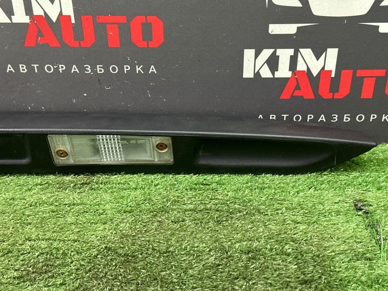 Молдинг крышки багажника Chevrolet Spark