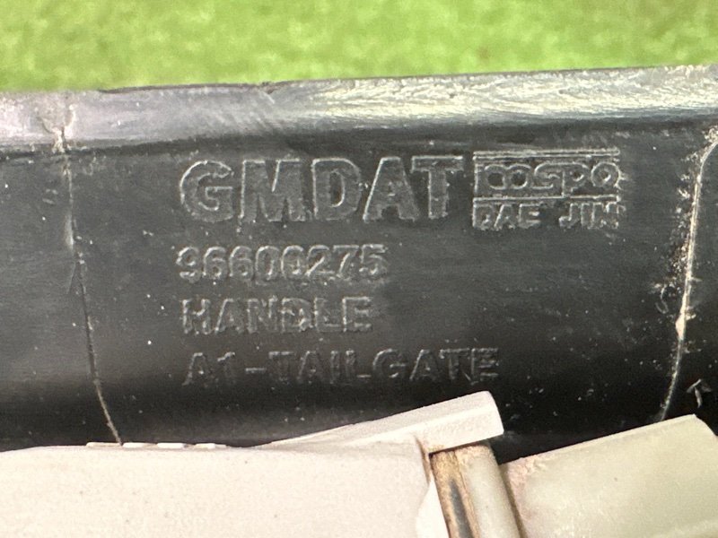 Молдинг крышки багажника Chevrolet Spark