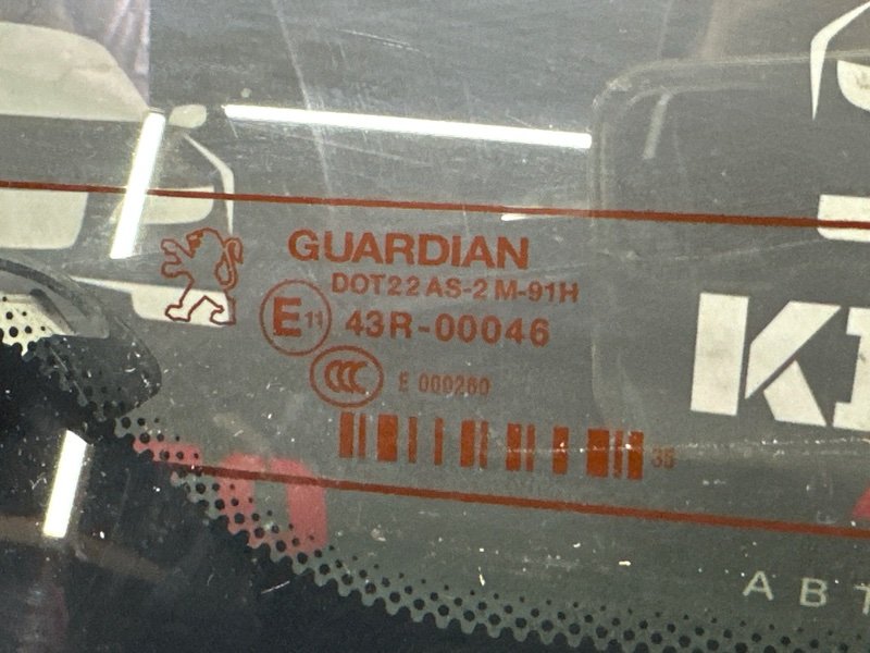 Крышка багажника Peugeot 308