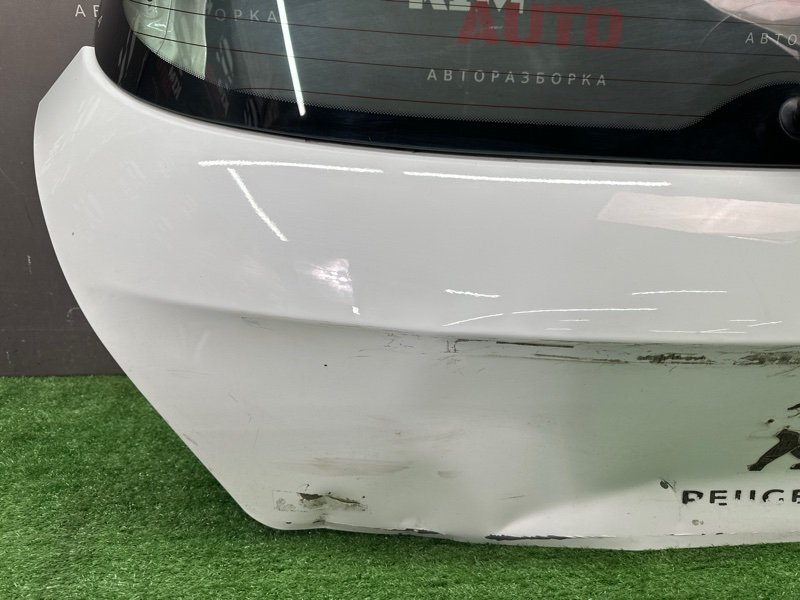 Крышка багажника Peugeot 308