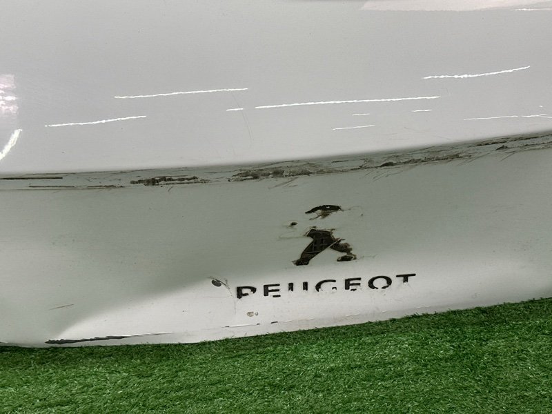 Крышка багажника Peugeot 308