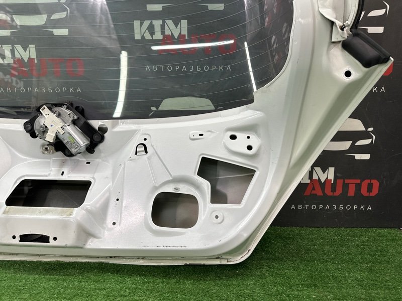 Крышка багажника Peugeot 308