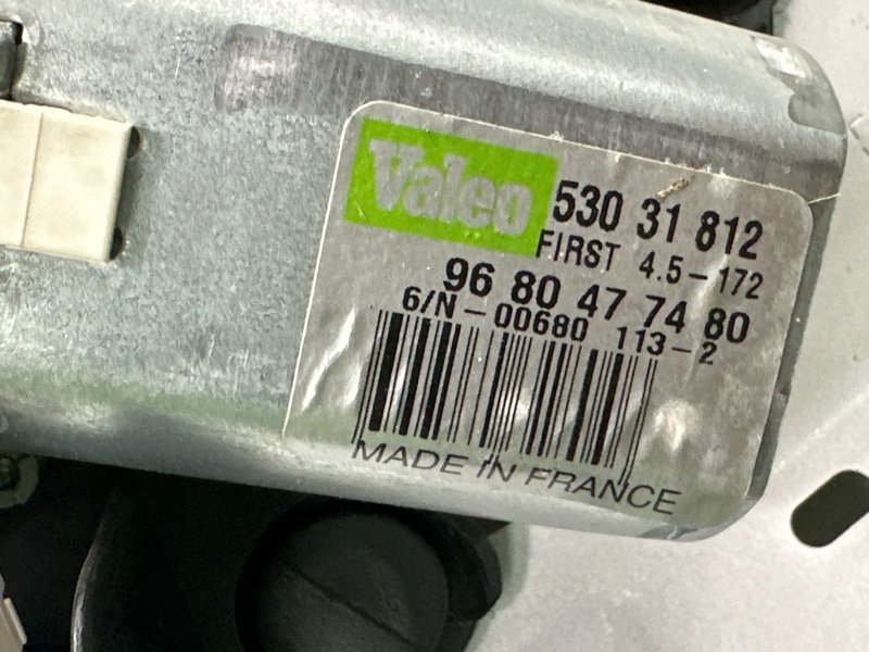 Крышка багажника Peugeot 308