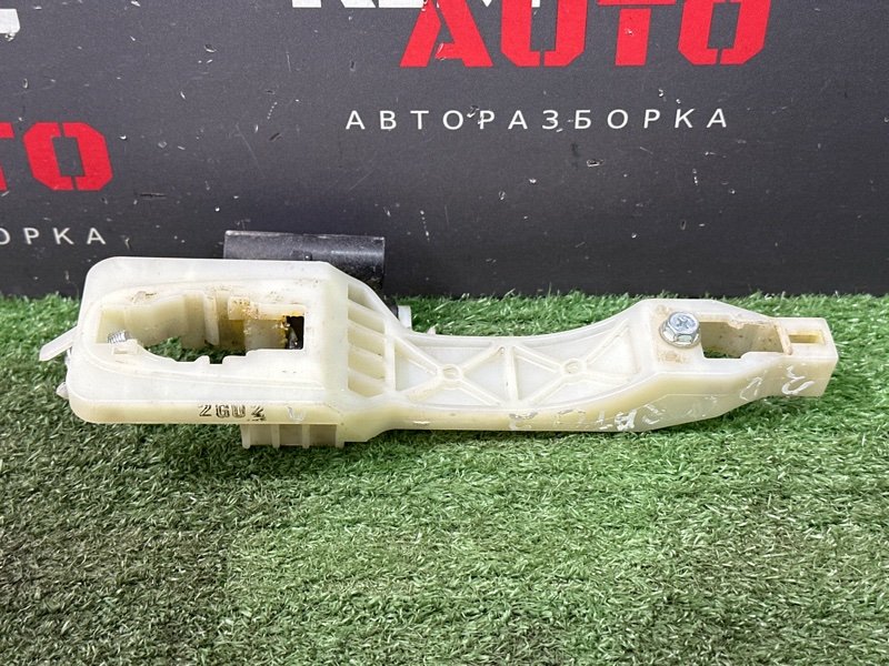 Кронштейн ручки двери Kia Cerato 2