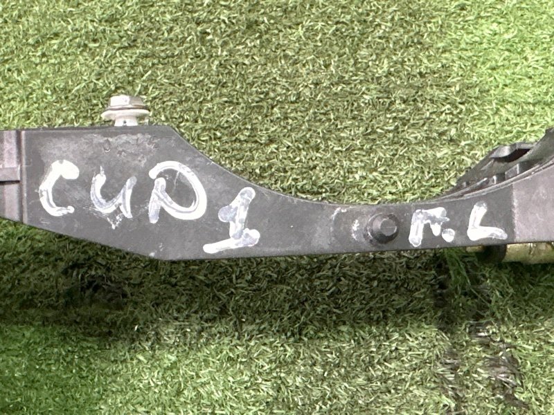 Кронштейн ручки двери Kia Ceed 1