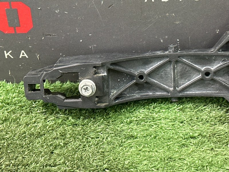 Кронштейн ручки двери Kia Ceed 1