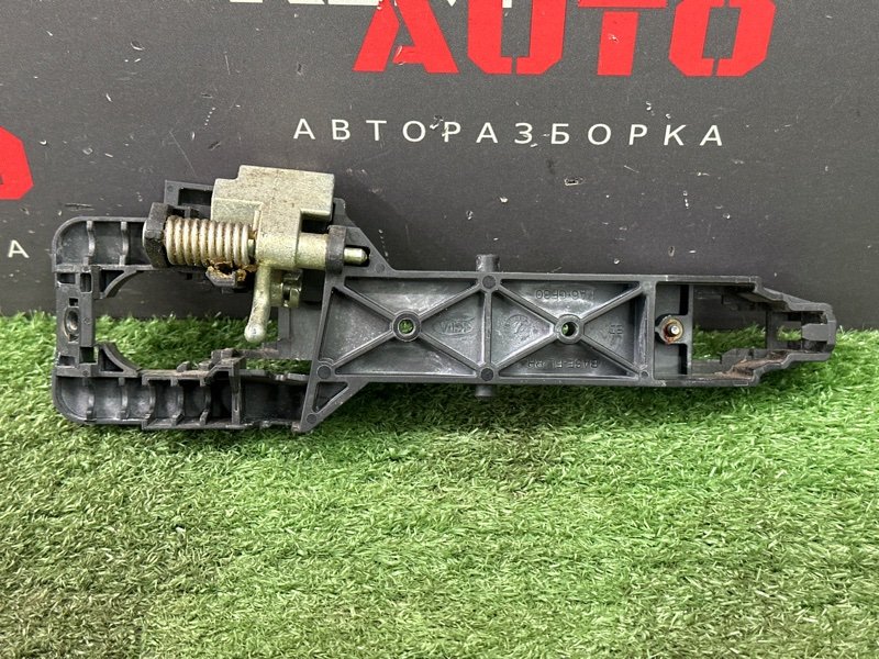 Кронштейн ручки двери Kia Ceed 1