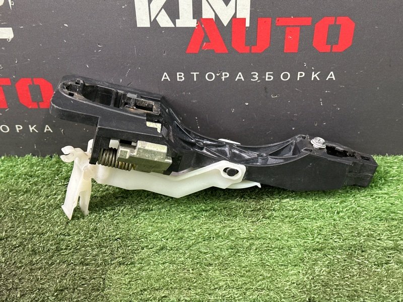 Кронштейн ручки двери Kia Ceed 1