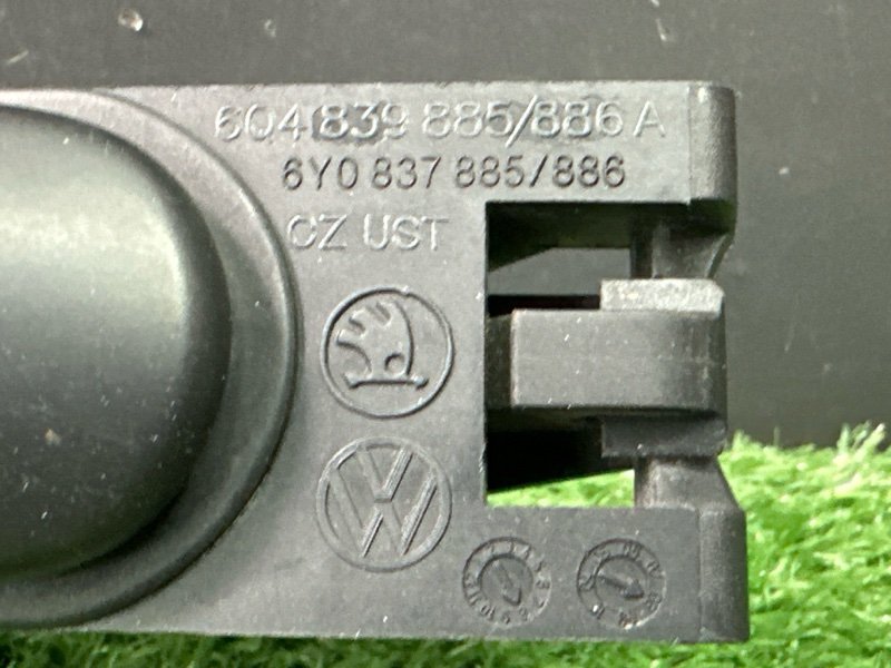 Ручка двери наружная в сборе Skoda Fabia 1