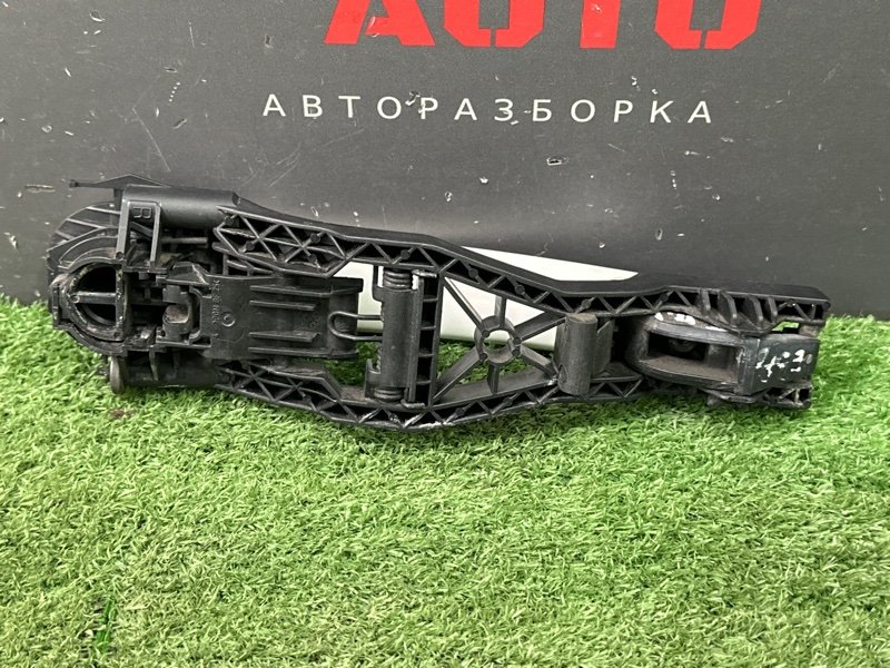 Ручка двери наружная в сборе Skoda Fabia 1
