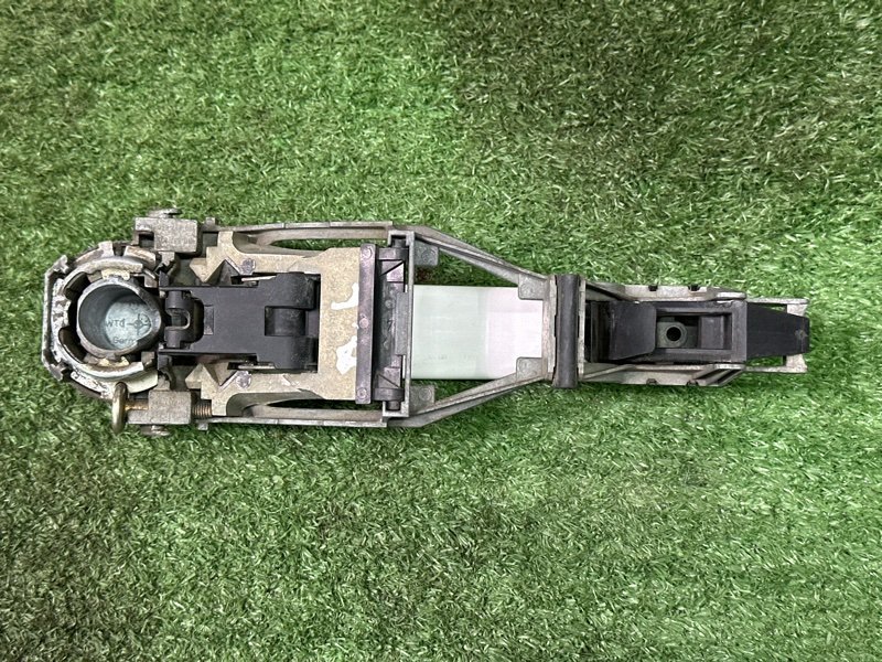 Ручка двери наружная в сборе Skoda Octavia A5