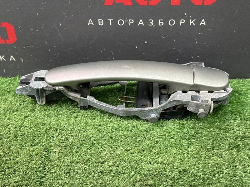 Ручка двери наружная в сборе Skoda Octavia A5