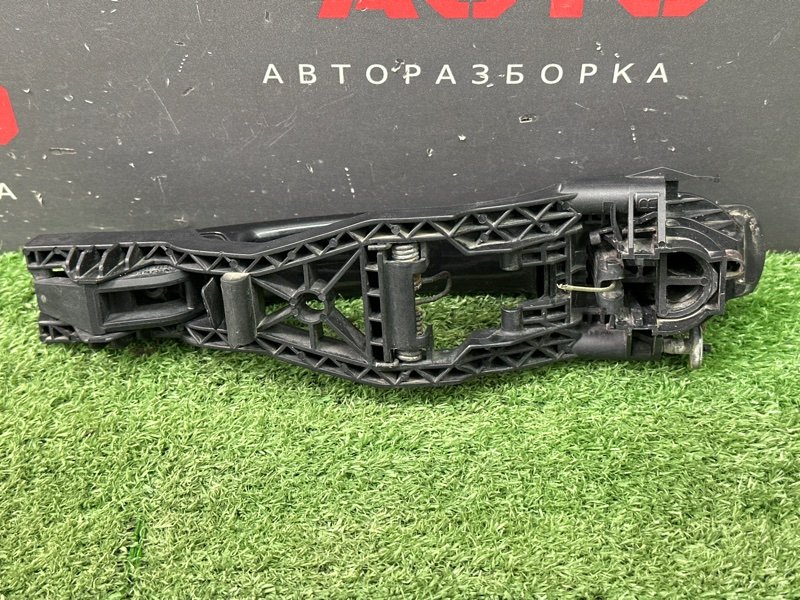 Ручка двери наружная в сборе Skoda Octavia A5