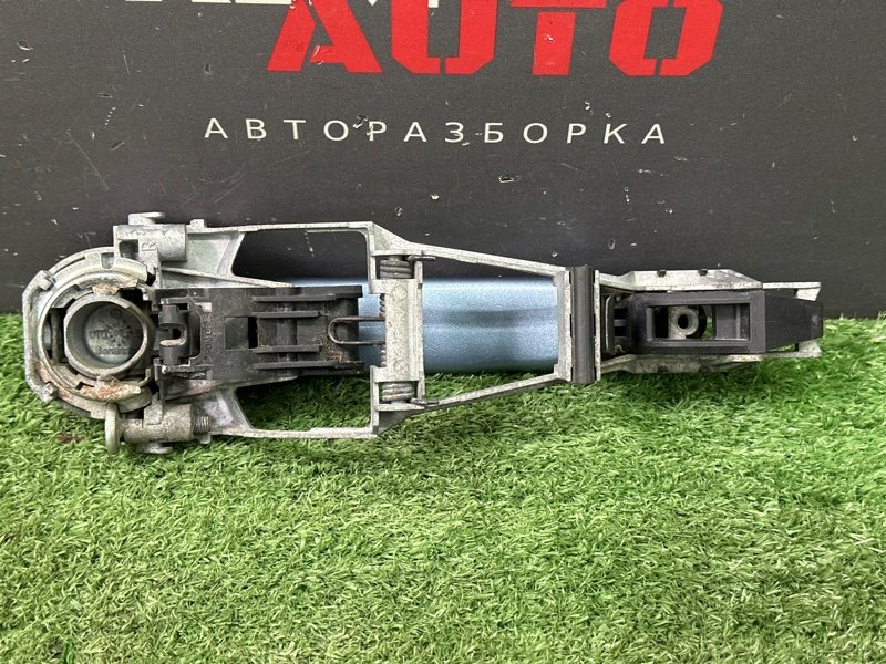 Ручка двери наружная в сборе Skoda Octavia A5