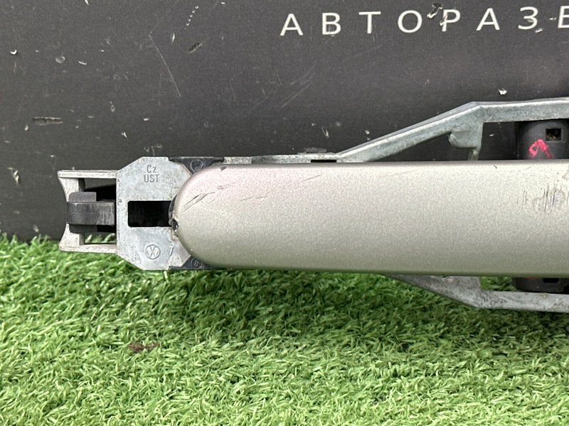 Ручка двери наружная в сборе Skoda Octavia A5