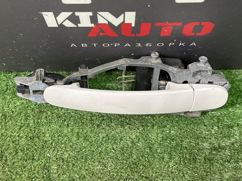 Ручка двери наружная в сборе Skoda Octavia A5