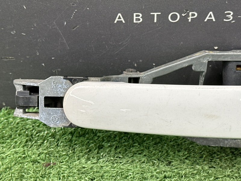 Ручка двери наружная в сборе Skoda Octavia A5