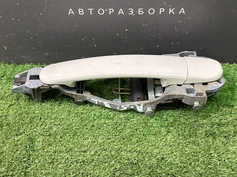 Ручка двери наружная в сборе Skoda Octavia A5