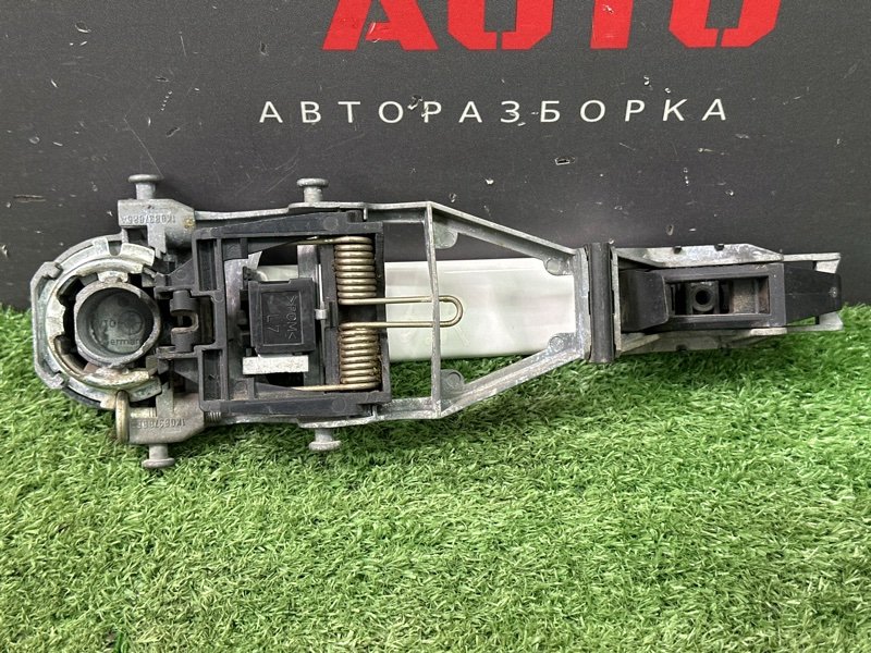 Ручка двери наружная в сборе Skoda Octavia A5