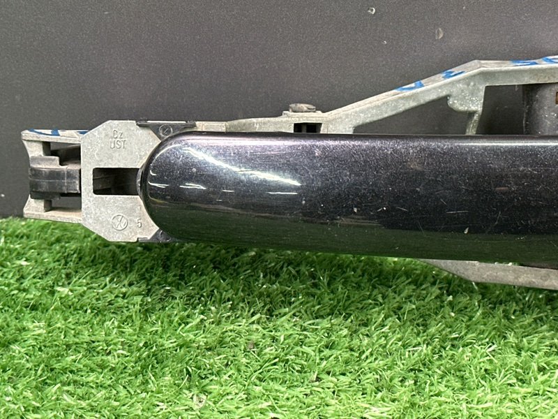 Ручка двери наружная в сборе Skoda Octavia A5