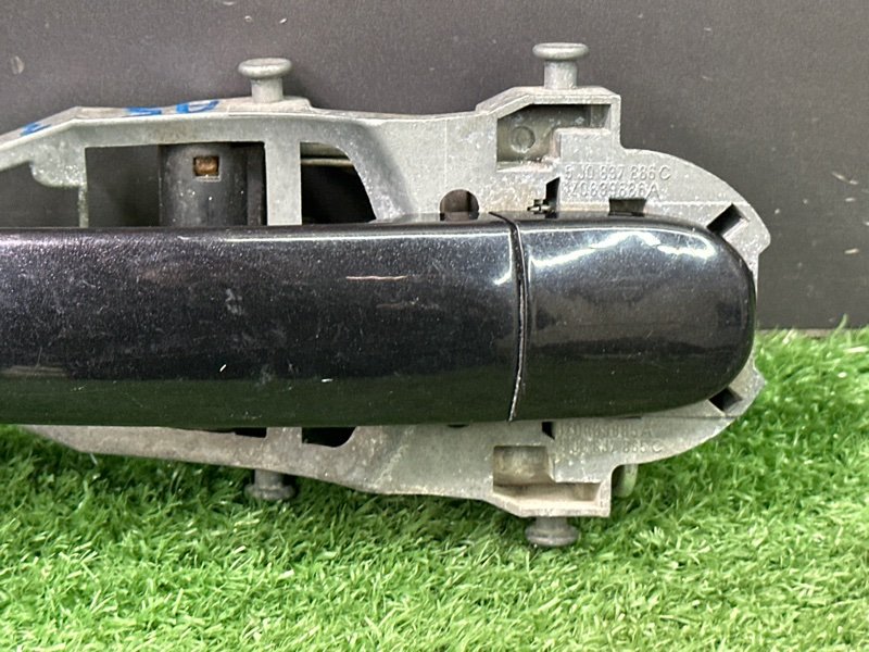 Ручка двери наружная в сборе Skoda Octavia A5