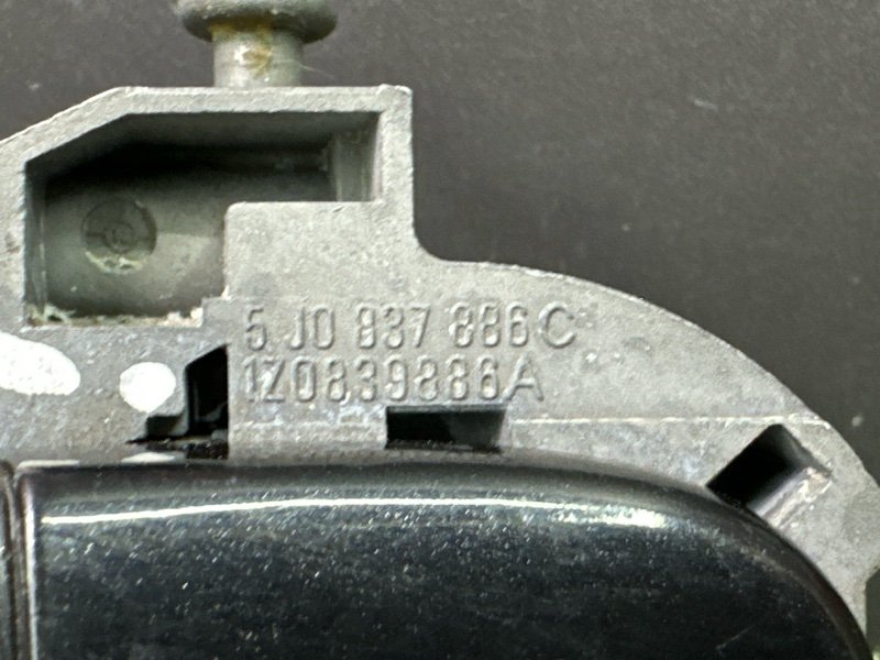 Ручка двери наружная в сборе Skoda Octavia A5