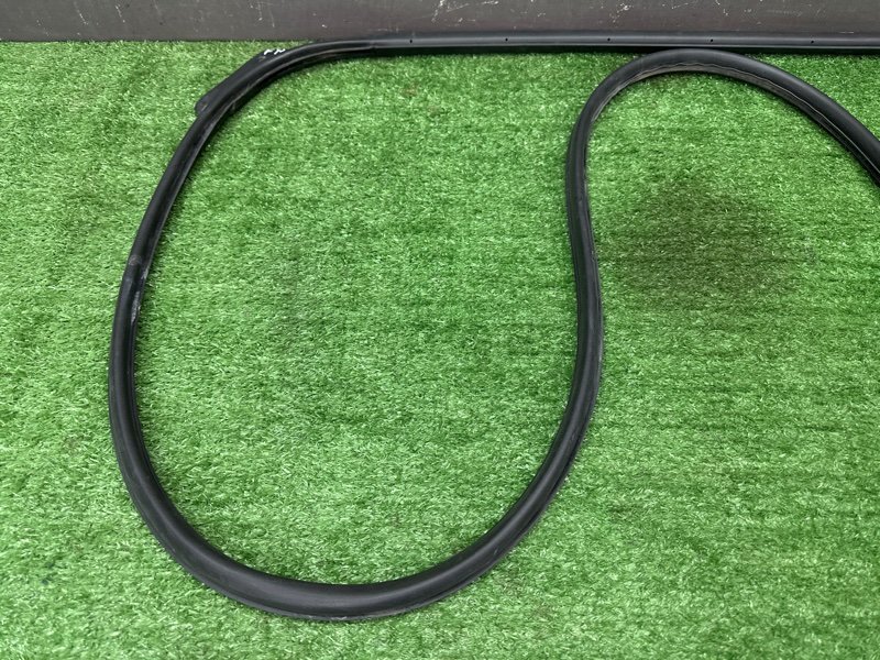 Уплотнитель двери Kia Rio 3 2014 QB