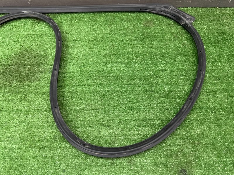 Уплотнитель двери Kia Rio 3 2014 QB