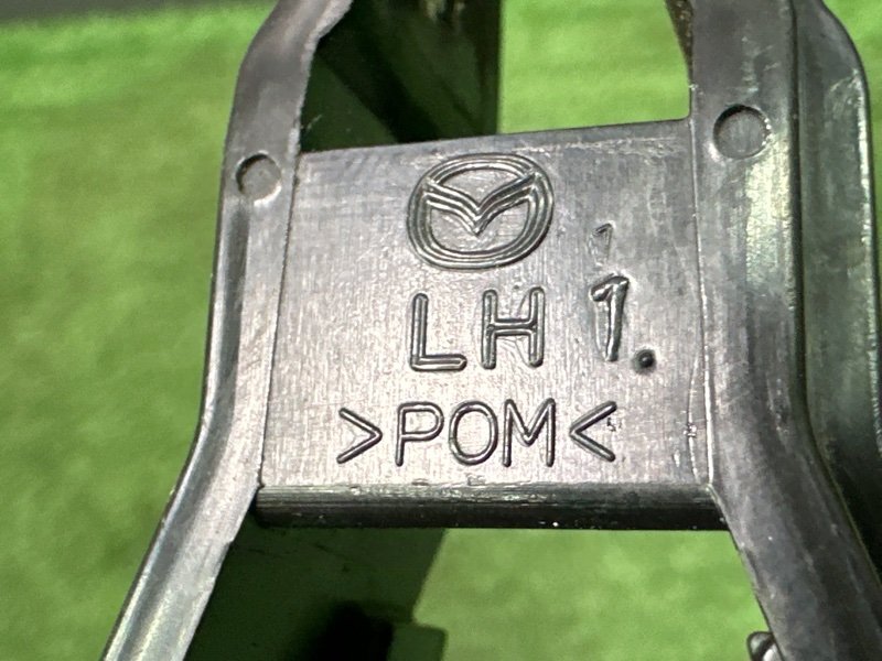 Кронштейн ручки двери Mazda 6 GH