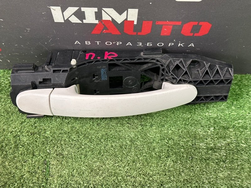 Ручка двери наружная в сборе Skoda Fabia 2