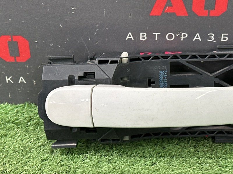 Ручка двери наружная в сборе Skoda Fabia 2