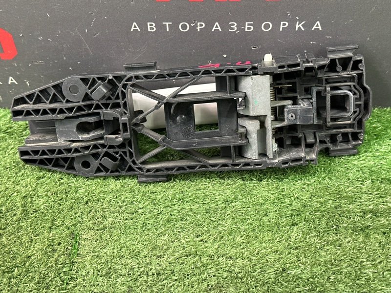 Ручка двери наружная в сборе Skoda Fabia 2