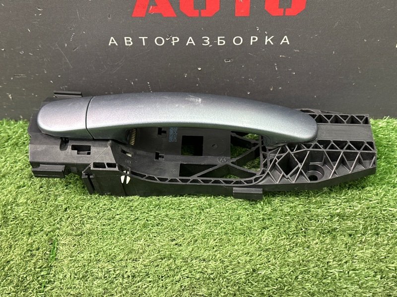 Ручка двери наружная в сборе Skoda Fabia 2