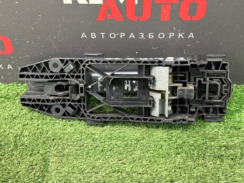 Ручка двери наружная в сборе Skoda Fabia 2