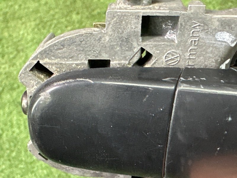 Ручка двери наружная в сборе Skoda Fabia 1