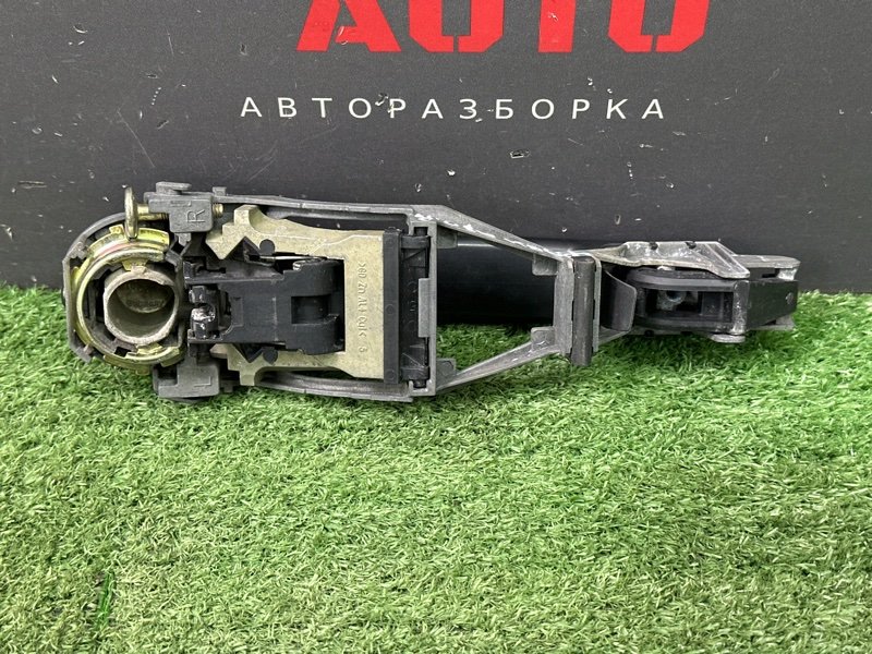 Ручка двери наружная в сборе Skoda Fabia 1