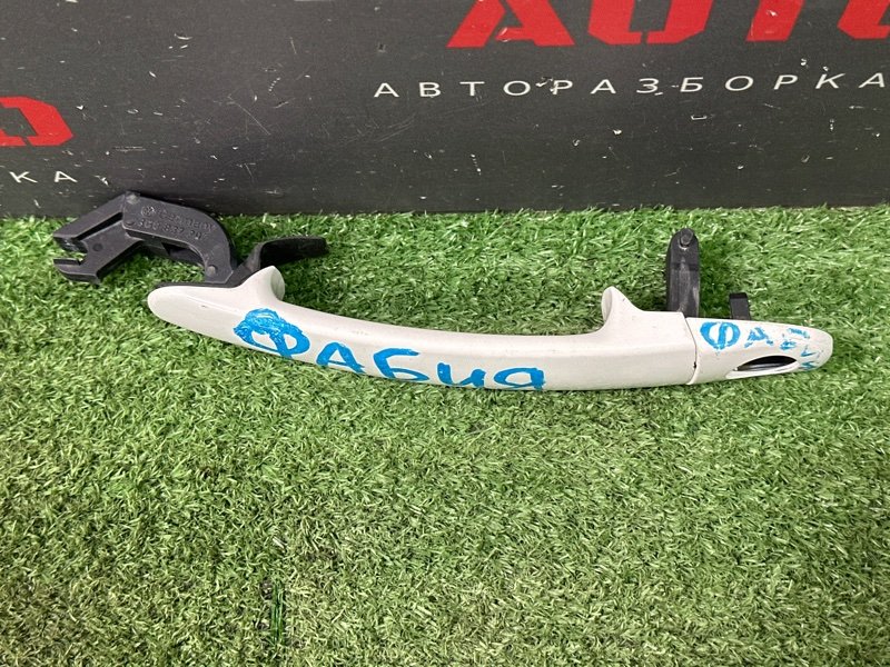 Ручка двери наружная Skoda Octavia A5