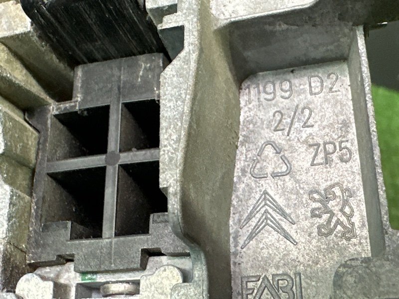 Ручка двери наружная в сборе Peugeot 207