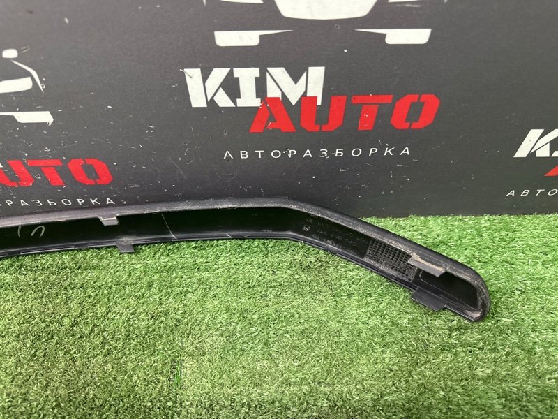 Накладка переднего бампера Skoda Fabia 1